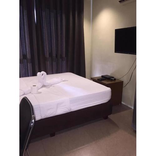 Spacious Studio Apartment B202