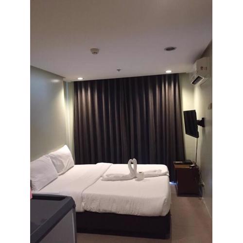 Spacious Studio Apartment B205