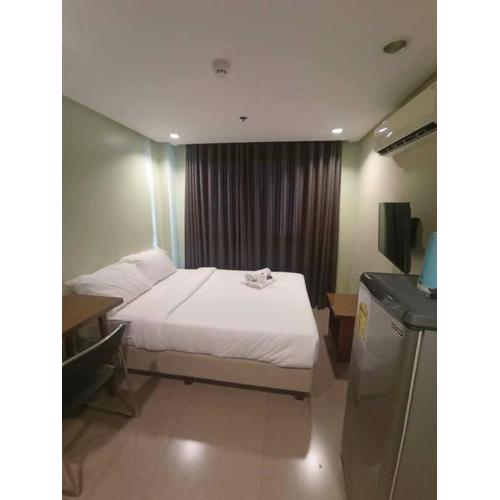 Spacious Studio Apartment B503