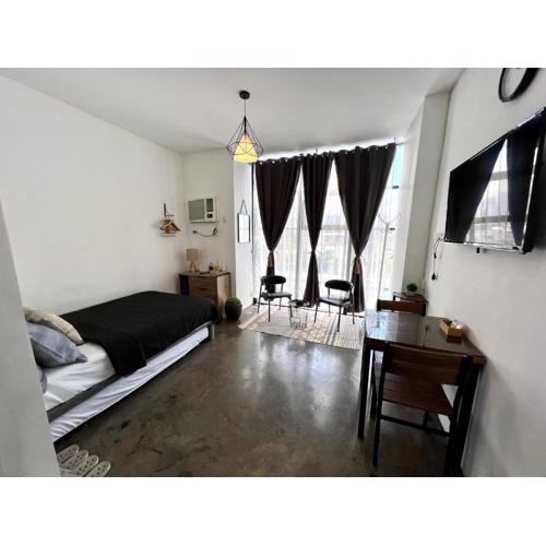 Spacious studio at the city