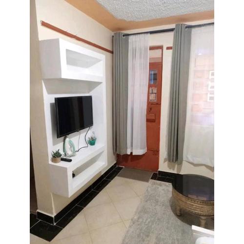 Spacious studio near highway