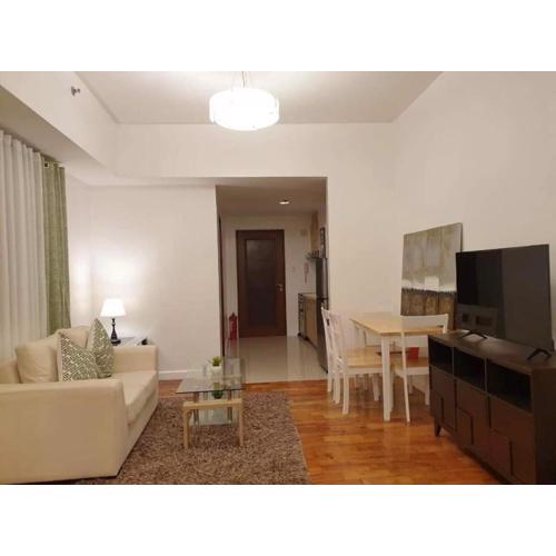 Spacious Studio no balcony in Mosaic Tower with WiFi and Smart TV