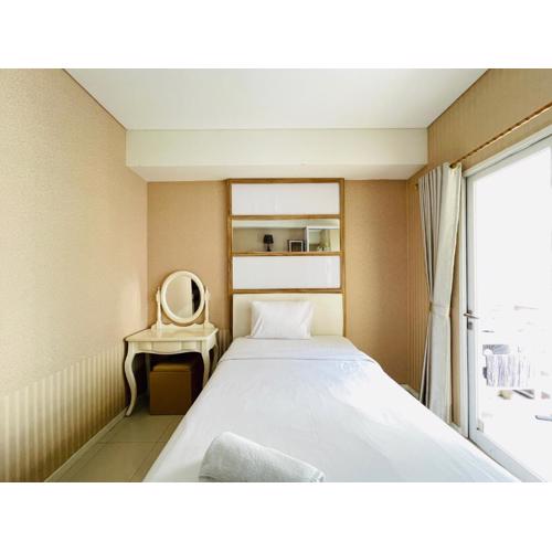 Spacious Studio Room Apartment at Parahyangan Residence By Travelio