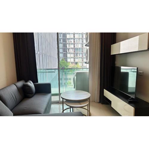 Spacious Sukhumvit Condo near EmQuartier
