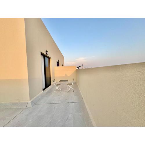 Spacious unit with a terrace