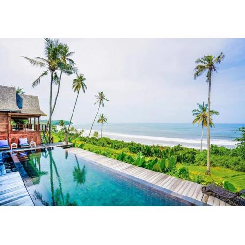 Spacious villa in Kabupaten Tabanan with sea view