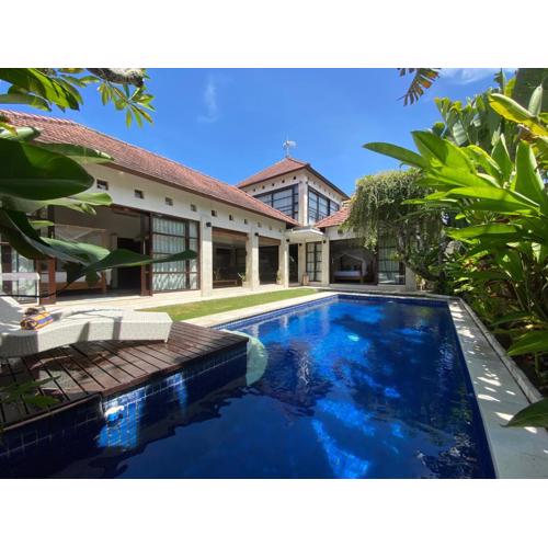 Spacious Villa in Petitenget Top Location