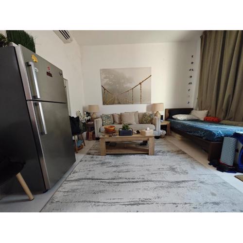 Spacious Villa Studio 12 mins from Airport