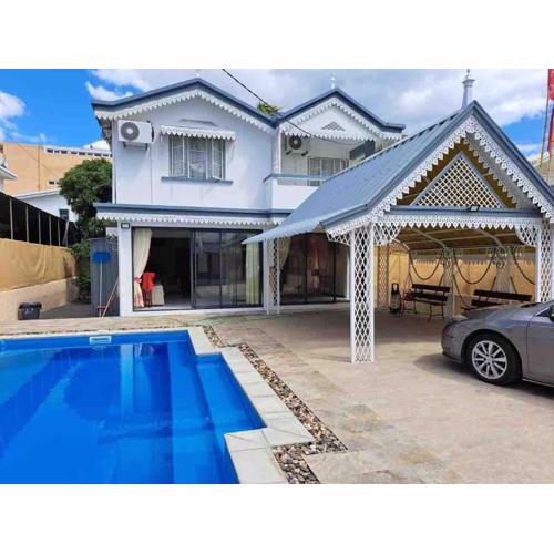 Spacious Villa with Large Private Pool near beach!