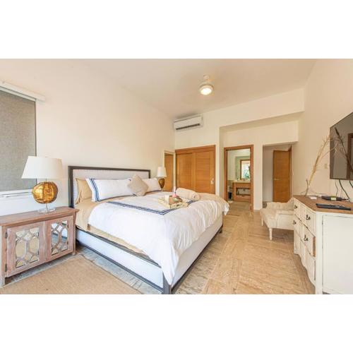 Spectacular 3 bedrooms beach front at playa bonita aquamarine building #104