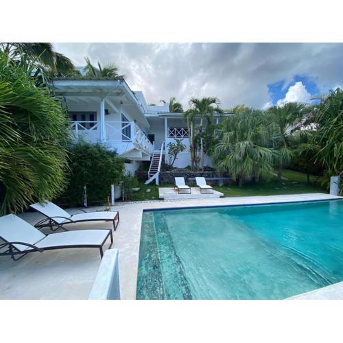 Spectacular Cozy Sea View Staffed Villa