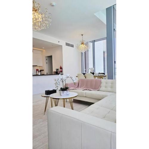 Spectacular Lagoon Apartment