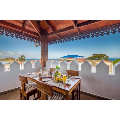 Spice Tree by Turaco