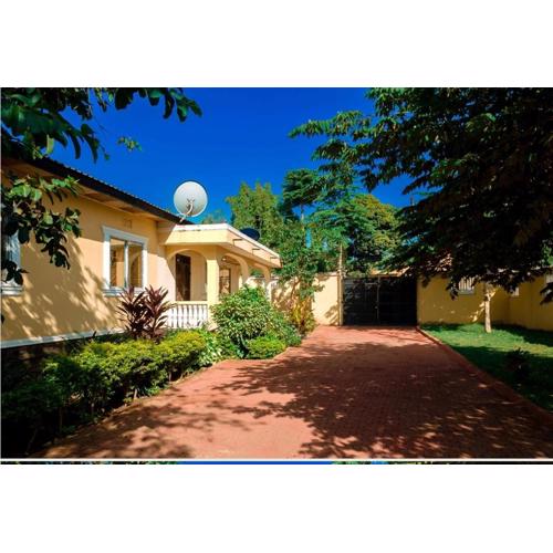 Splendid House by Karanga River with Kili View