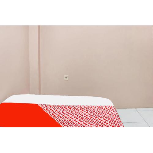 SPOT ON 91336 Guesthouse Tarumanegara