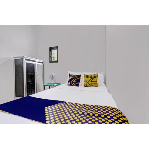 SPOT ON 92188 Ndalem Eyang Guesthouse Syariah