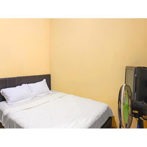 SPOT ON 92569 Anto Homestay SyariahNearPelabuhan Feri Harbor Bay