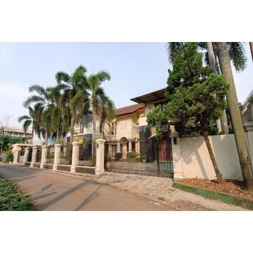 SR Residence near Mall Ciputra Cibubur Mitra RedDoorz