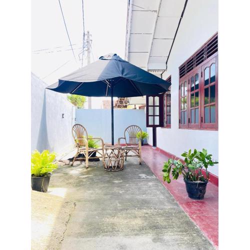 Sri Lankan Kussiya Gedara