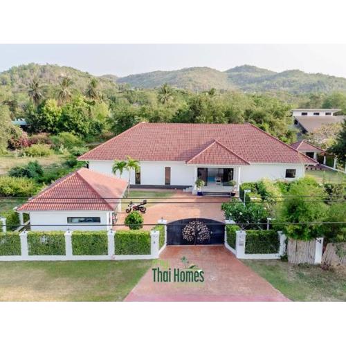 St George's Park Hauhin