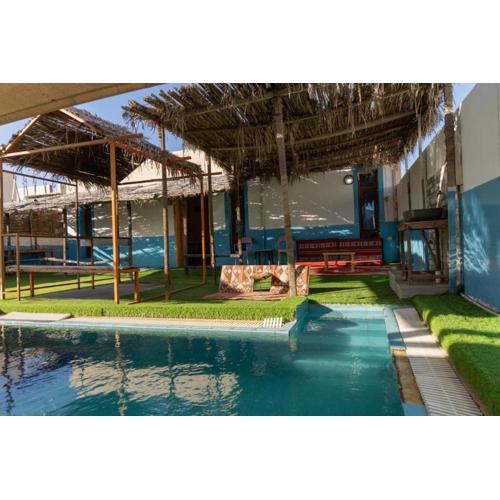 Star Chalet with Pool & Wifi