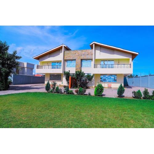 Starlight 4 bedroom golden view