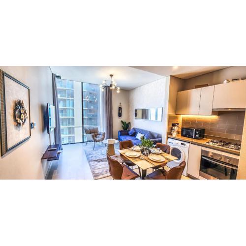 STAY BY LATINEM Luxury 1BR Holiday Home CV A2304 near Burj Khalifa
