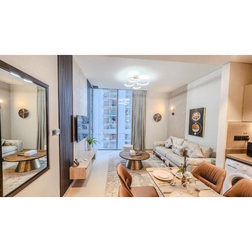 STAY BY LATINEM Luxury 1BR Holiday Home CV B905 near Burj Khalifa