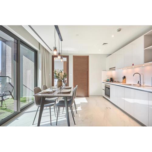 STAY BY LATINEM Luxury 1BR Holiday Home CVG 1410 Near Burj Khalifa