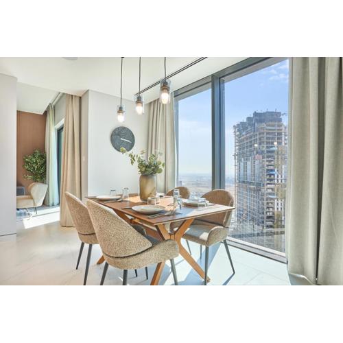 STAY BY LATINEM Luxury 1BR Holiday Home CVG 2409 Near Burj Khalifa