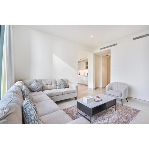 STAY BY LATINEM Luxury 1BR Holiday Home CVG 710 Near Burj Khalifa