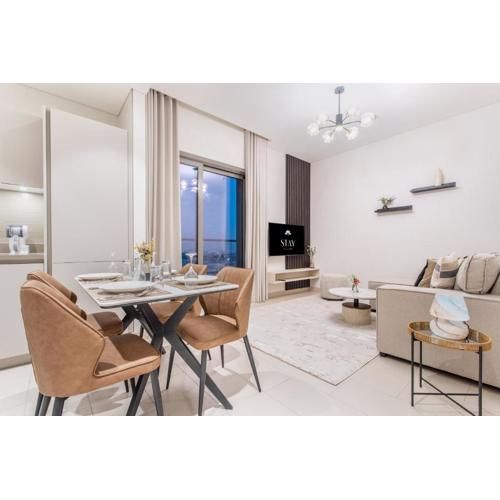 STAY BY LATINEM Luxury 1BR Holiday Home CVR A1504 near Burj Khalifa