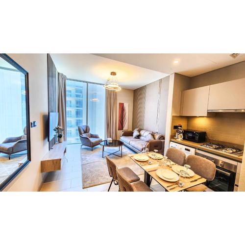 STAY BY LATINEM Luxury 1BR Holiday Home CVR A3001 near Burj Khalifa