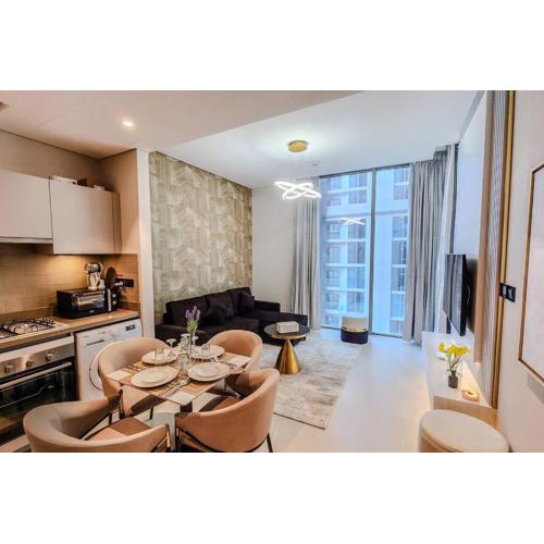 STAY BY LATINEM Luxury 1BR Holiday Home CVR A702 near Burj Khalifa