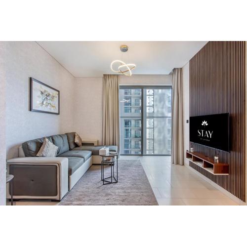 STAY BY LATINEM Luxury 1BR Holiday Home CVR B803 Near Burj Khalifa