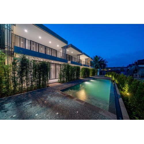 Stay Central in Ubud - Stylish T2 Townhouse Steps from Everything