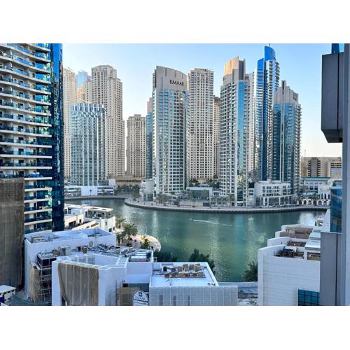 Stay in heart of Dubai Marina walk to JBR beach 8