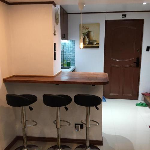 Stay in Manila, Cambridge Village