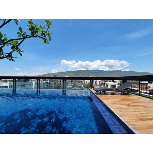Stay Nimmanhemin Center with Rooftop Pool 309NM