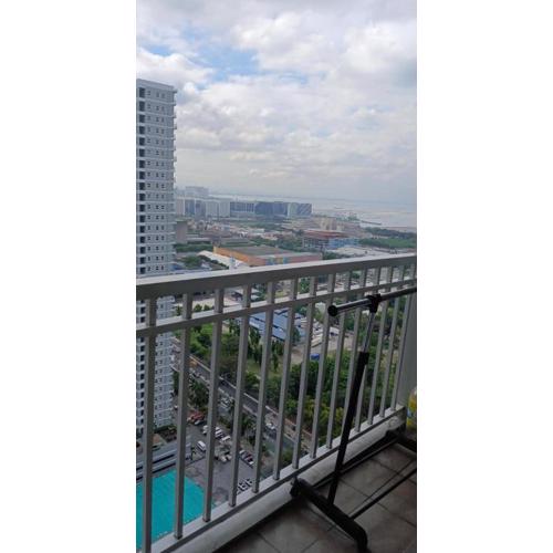 Staycation at a Breeze 01