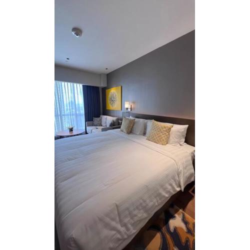 Staycation at The Hotel Residences at ACQUA