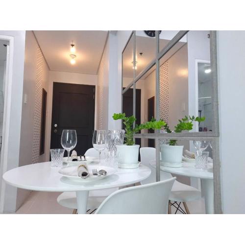 Staycation in style with fast Wifi Netflix