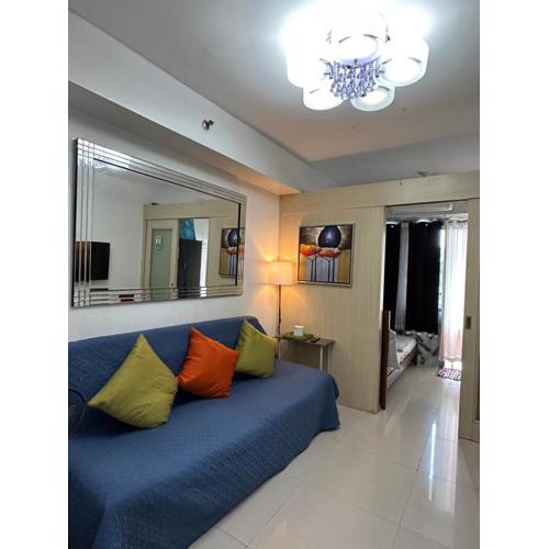 Staycation Near Moa by Jen