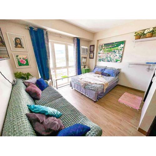 Staycation @ UpperEast w/ Pool, Gym, Daycare etc.!