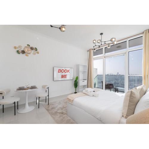 StayShort - Beautifully Furnished Studio with Skyline Views