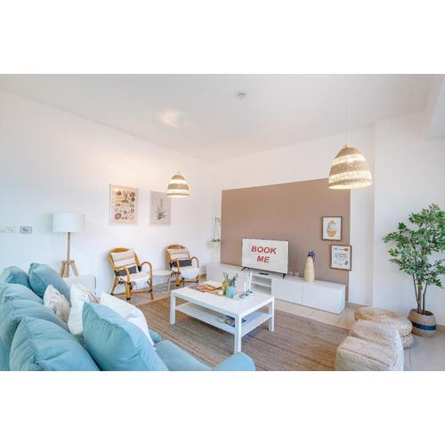 StayShort - Chic 2BR Retreat with Stunning Views in JBR