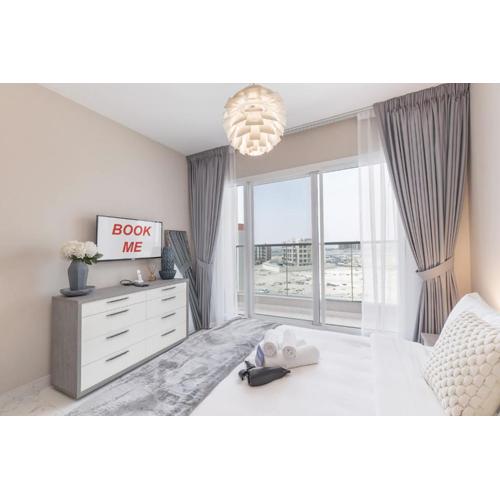 StayShort - Dubai South Studio for 2 with Swimming Pool