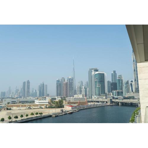 StayShort - Elegant unit in Al Wasl sleeps 4 with Canal Views