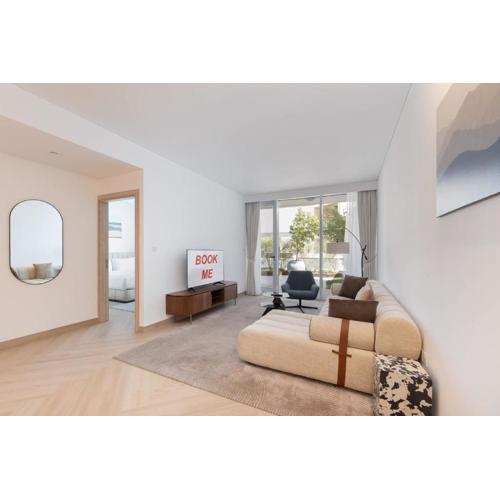 StayShort - Media City sleeps 2 with Big Private Balcony