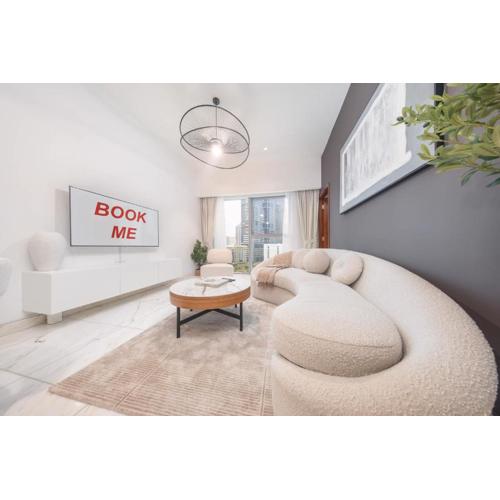 StayShort - Modern 1 Bed in Central Park Sleeps 2 with Pool